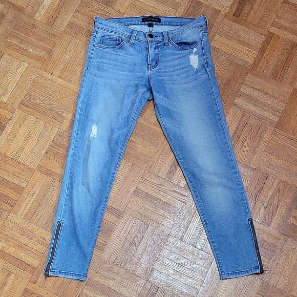 Flying Monkey Denim - Flying Monkey Light Blue Skinny Jeans with Zipper Accents SIZE 27